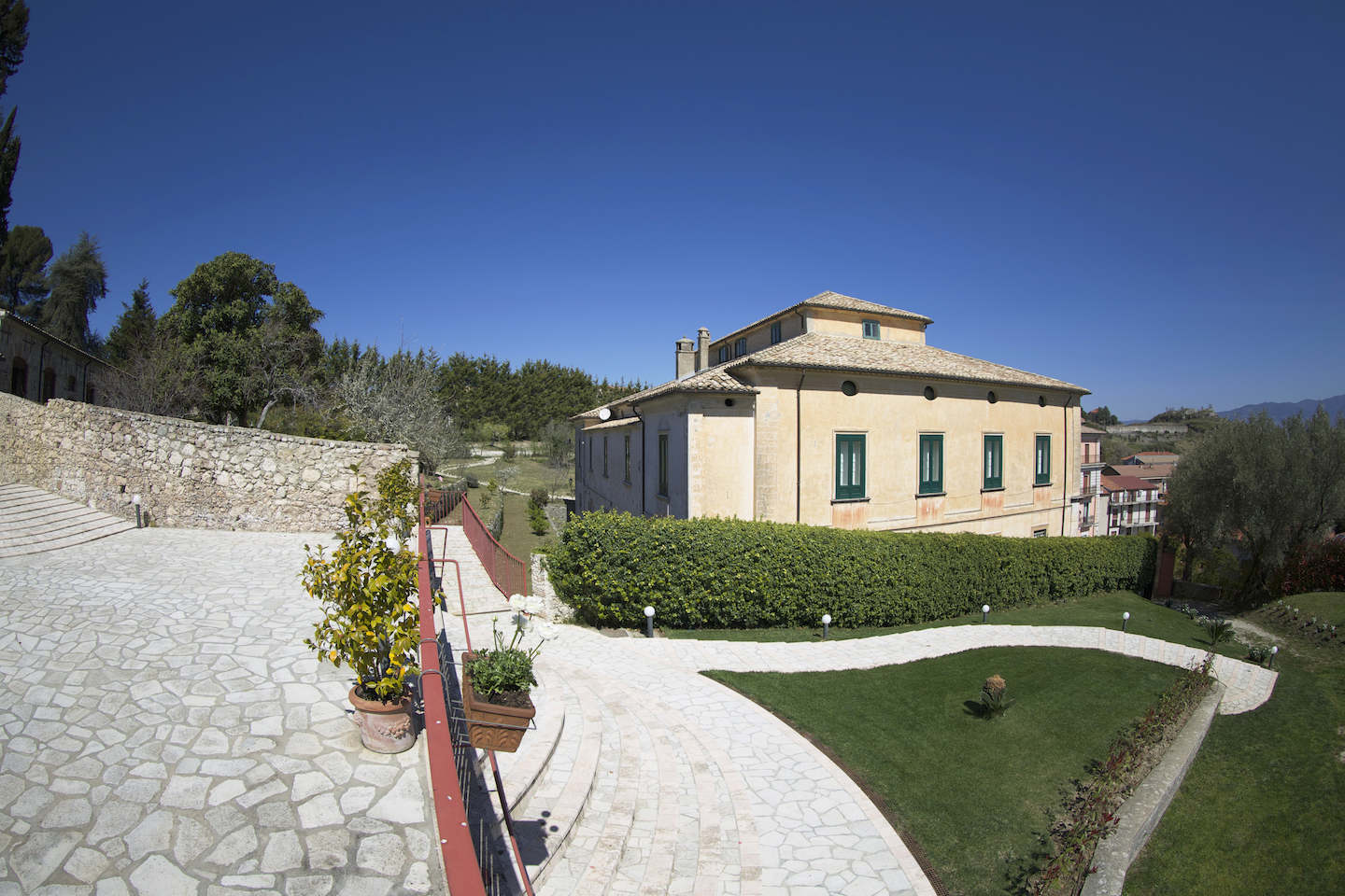 La Filanda dei Quintieri - La terrazza, i giardini pensili e la residenza dei Quintieri